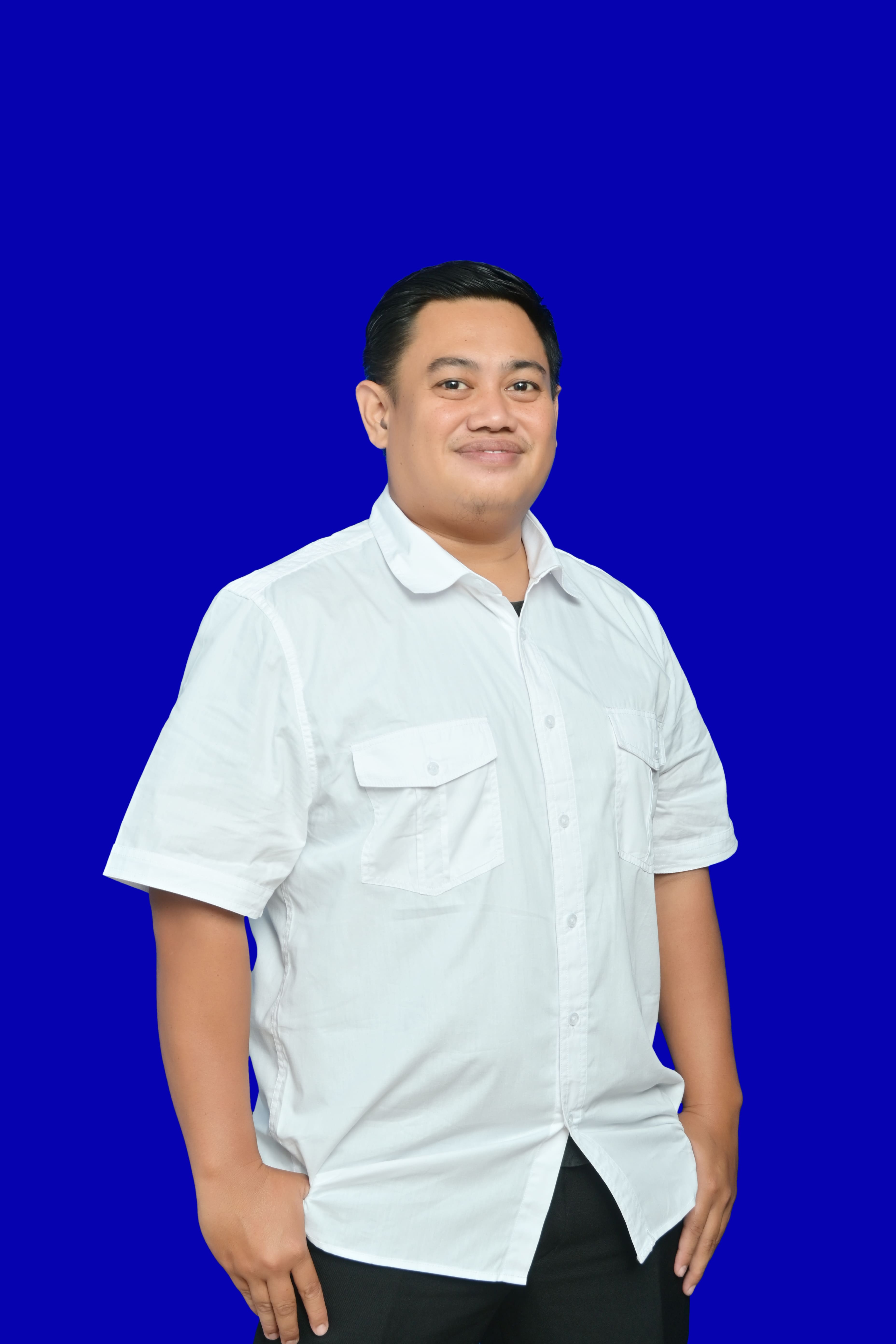 apt. Tamzil Azizi Musdar, S.Farm., M.Farm.
